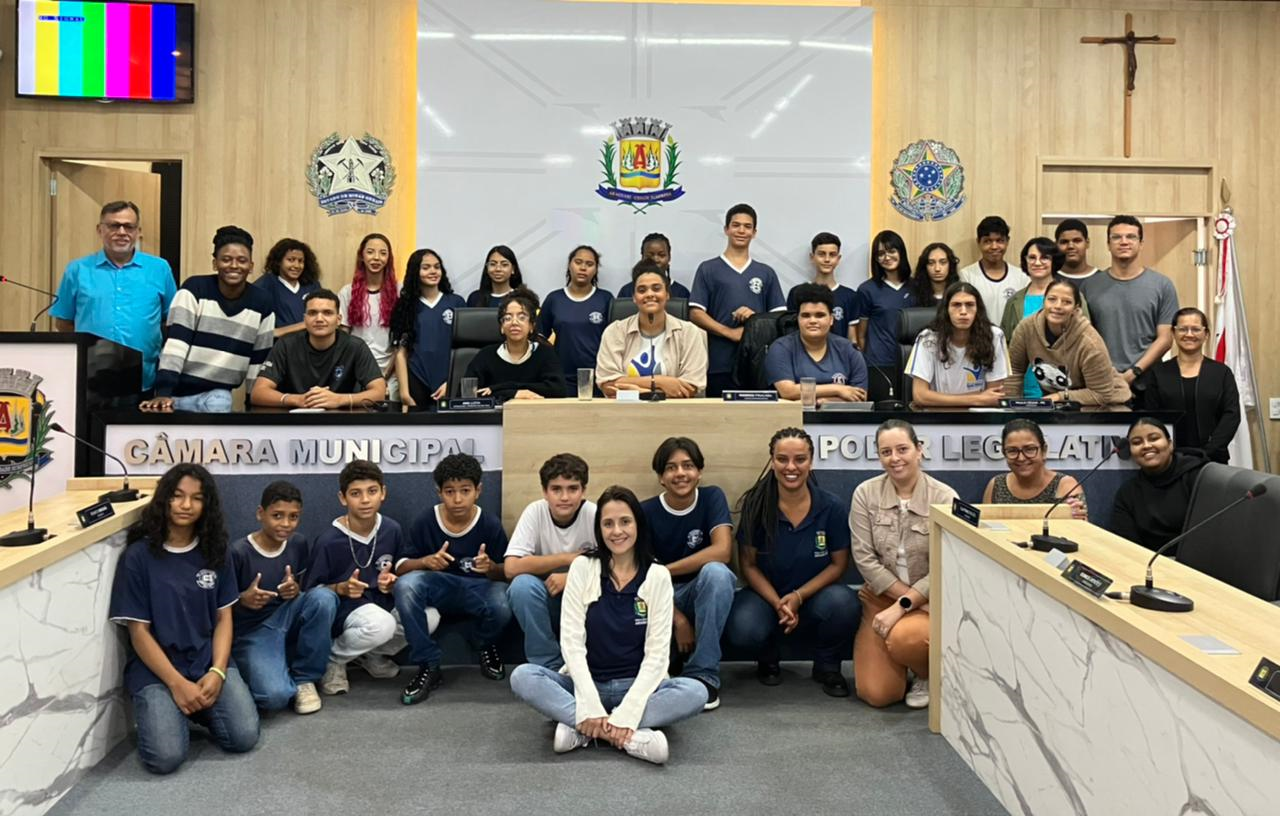 Câmara Jovem recebe alunos de escola pública