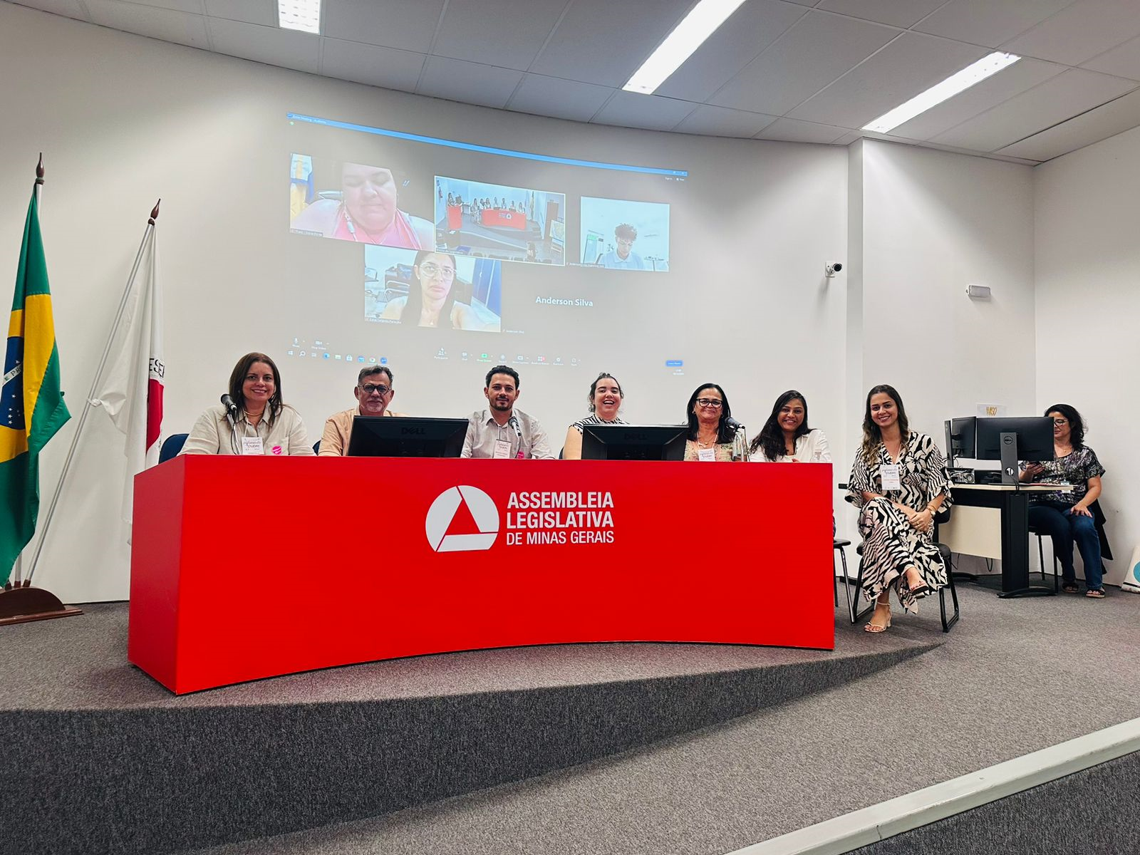 Coordenador da Escola do Legislativo participa de curso em BH